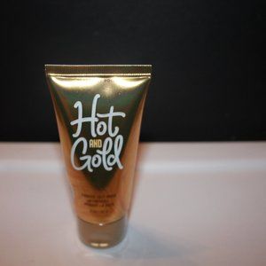 Perfectly Posh Hot and Gold Firming Face Mask